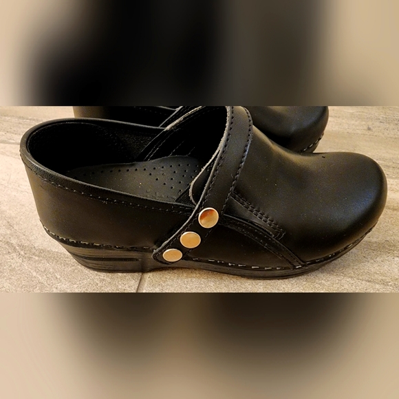 Sanita Professional Leather Clog - Picture 3 of 4